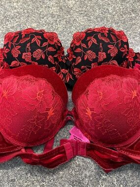 Red Lace And Velvet Push Up Bra Lot Size 40D LA Senza